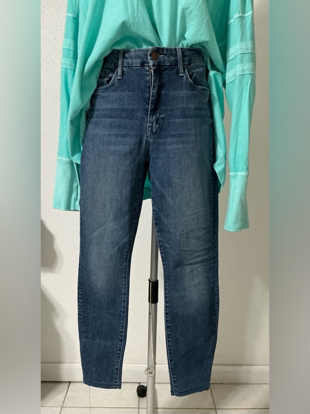MOTHER the Looker in Groovin’ size 27 skinny leg - Picture 4 of 16
